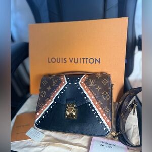 Louis Vuitton pochette metis brogue limited rare